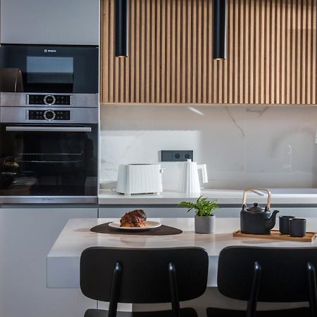 Relaxo Collection Luxury Suites In The Heart Of Heraklion Esterno foto