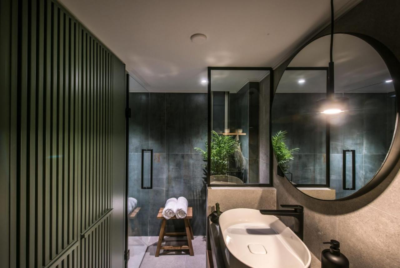Relaxo Collection Luxury Suites In The Heart Of Heraklion Esterno foto