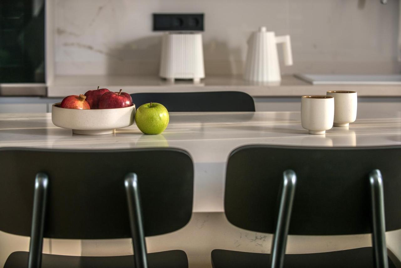 Relaxo Collection Luxury Suites In The Heart Of Heraklion Esterno foto