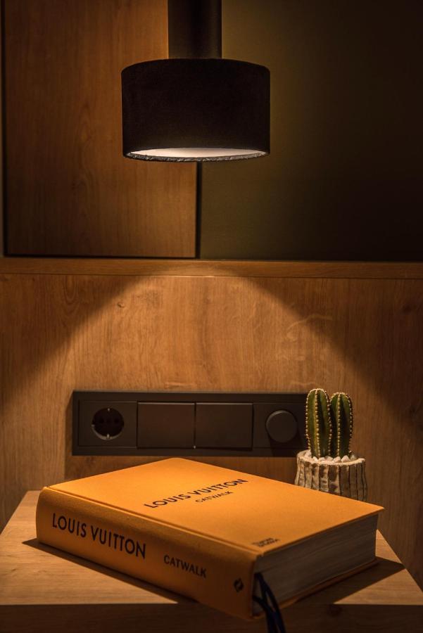 Relaxo Collection Luxury Suites In The Heart Of Heraklion Esterno foto
