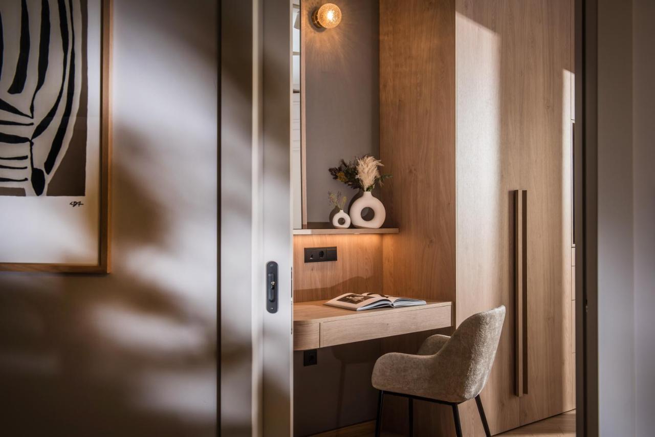 Relaxo Collection Luxury Suites In The Heart Of Heraklion Esterno foto